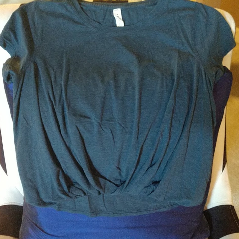 Lululemon twist front tee. Size 4. Heathered navy